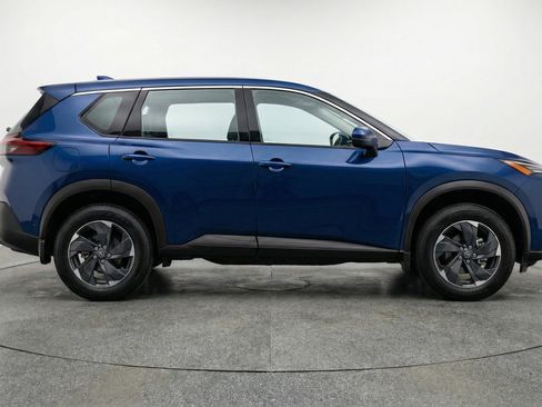Used 2025 Nissan Rogue SV image 11
