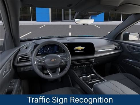 New 2026 Chevrolet Traverse LT w/ Driver Confidence Package FWD image 17