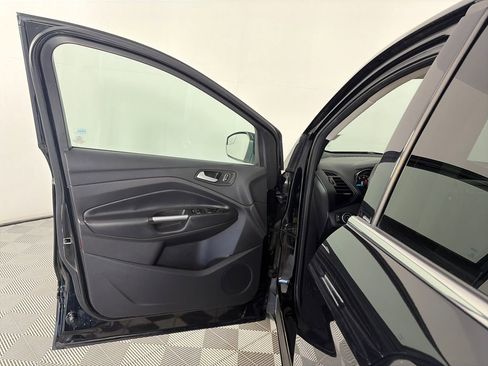 Certified 2017 Ford Escape SE FWD image 10