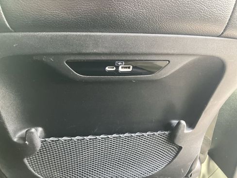 Used 2022 Chrysler Pacifica Touring-L FWD image 33