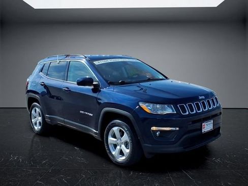 Used 2020 Jeep Compass Latitude w/ Popular Equipment Group AWD/4WD image 5