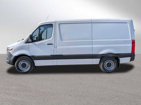 Used 2025 Mercedes-Benz Sprinter 2500 image 6
