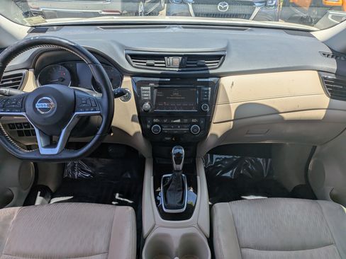 Used 2020 Nissan Rogue SV FWD image 16