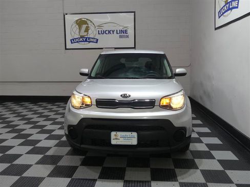 Used 2018 Kia Soul w/ Convenience Package FWD image 2