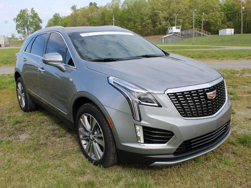 Certified 2024 Cadillac XT5 Premium Luxury FWD image 1