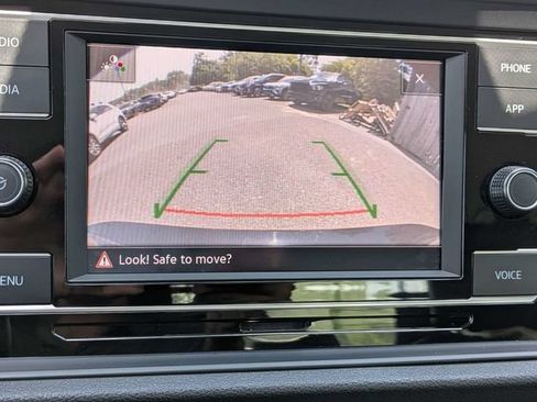 Certified 2024 Volkswagen Jetta SE FWD image 20