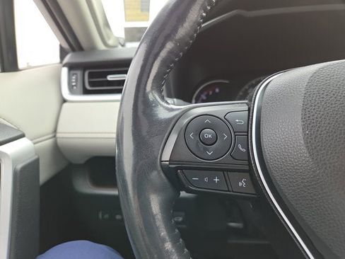 Used 2019 Toyota RAV4 Limited image 23