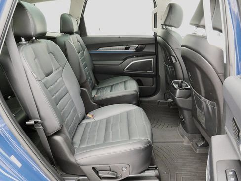 Used 2024 Kia Telluride SX Prestige AWD/4WD image 17