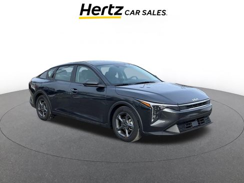 Used 2025 Kia K4 LXS image 1