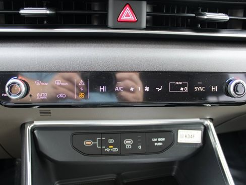 New 2026 Kia Carnival EX image 28