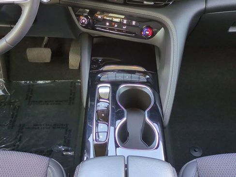 Used 2023 Buick Envision Preferred image 18