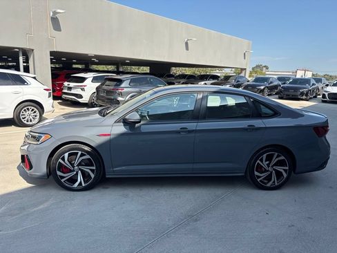 Used 2024 Volkswagen Jetta GLI Autobahn FWD image 9