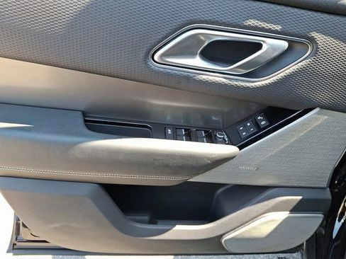 Used 2018 Land Rover Range Rover Velar S image 17