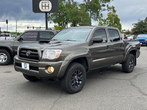 Used 2010 Toyota Tacoma 4x4 Double Cab image 3