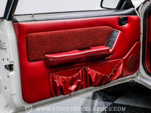 Used 1990 Ford Mustang LX image 40