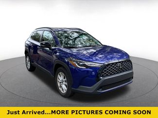 Used 2025 Toyota Corolla Cross LE video 1