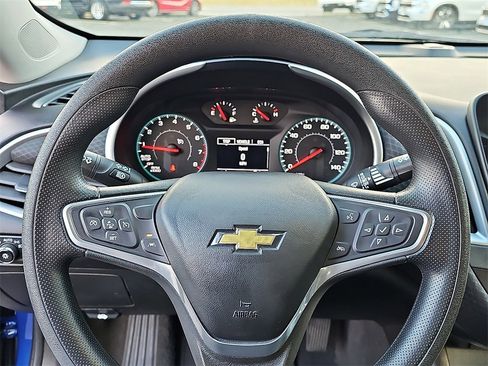 Used 2023 Chevrolet Malibu LT image 18