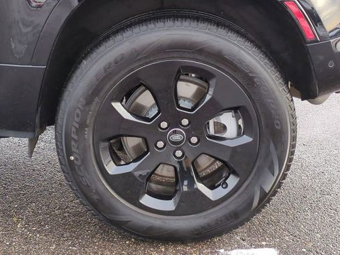 Certified 2023 Land Rover Defender 110 X-Dynamic SE image 13