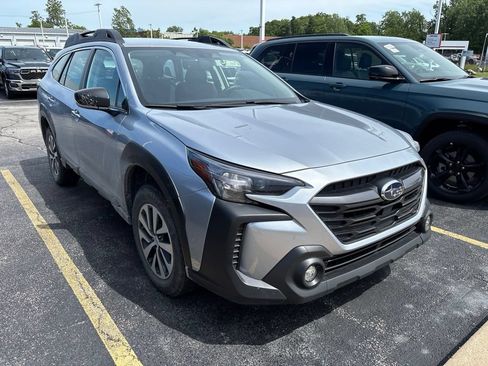 Used 2025 Subaru Outback w/ Popular Package #1A AWD/4WD image 3