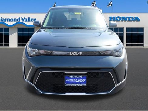 Used 2025 Kia Soul LX w/ LX Technology Package FWD image 2