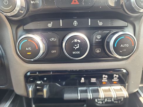 Used 2022 RAM 1500 Big Horn AWD/4WD image 16