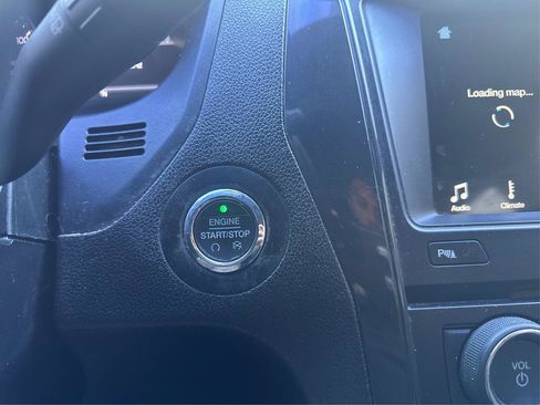 Used 2018 Ford Explorer XLT w/ Equipment Group 202A FWD image 28