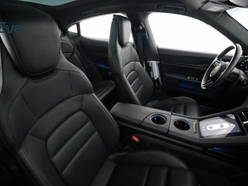 Used 2022 Porsche Taycan 4S image 9