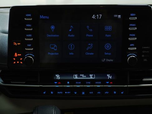 Used 2021 Toyota Sienna Limited image 25