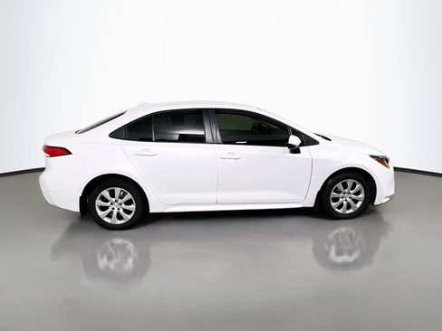 Used 2025 Toyota Corolla LE FWD image 3