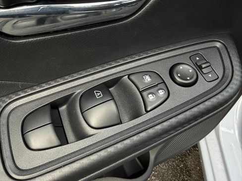 New 2025 Nissan Versa SV w/ Trunk Package image 19