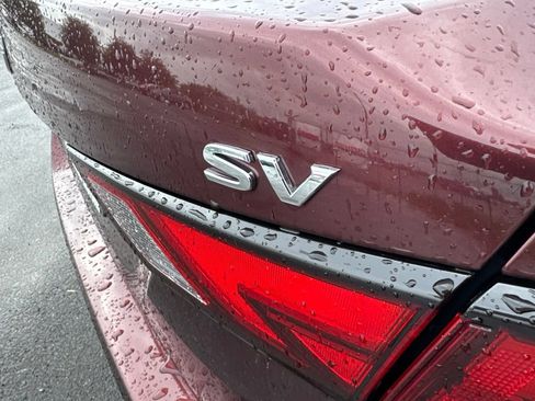 Used 2024 Nissan Sentra SV FWD image 38