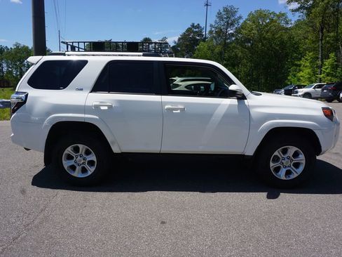 Used 2021 Toyota 4Runner SR5 AWD/4WD image 22
