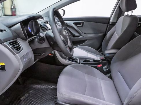 Used 2016 Hyundai Elantra SE w/ Option Group 02 image 9