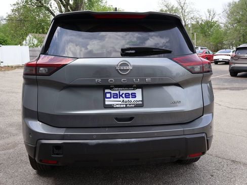 Used 2025 Nissan Rogue SV image 6