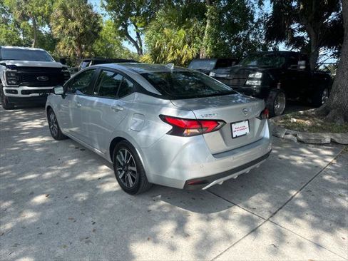 Used 2025 Nissan Versa SV FWD image 9