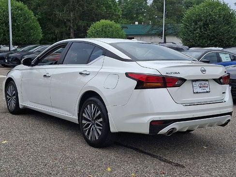 Certified 2023 Nissan Altima 2.5 SV w/ SV Premium Package AWD/4WD image 6