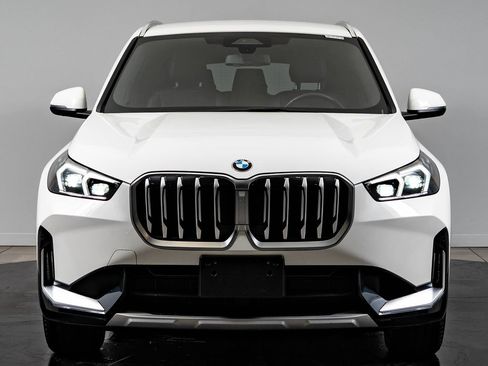 Used 2025 BMW X1 xDrive28i AWD/4WD image 2