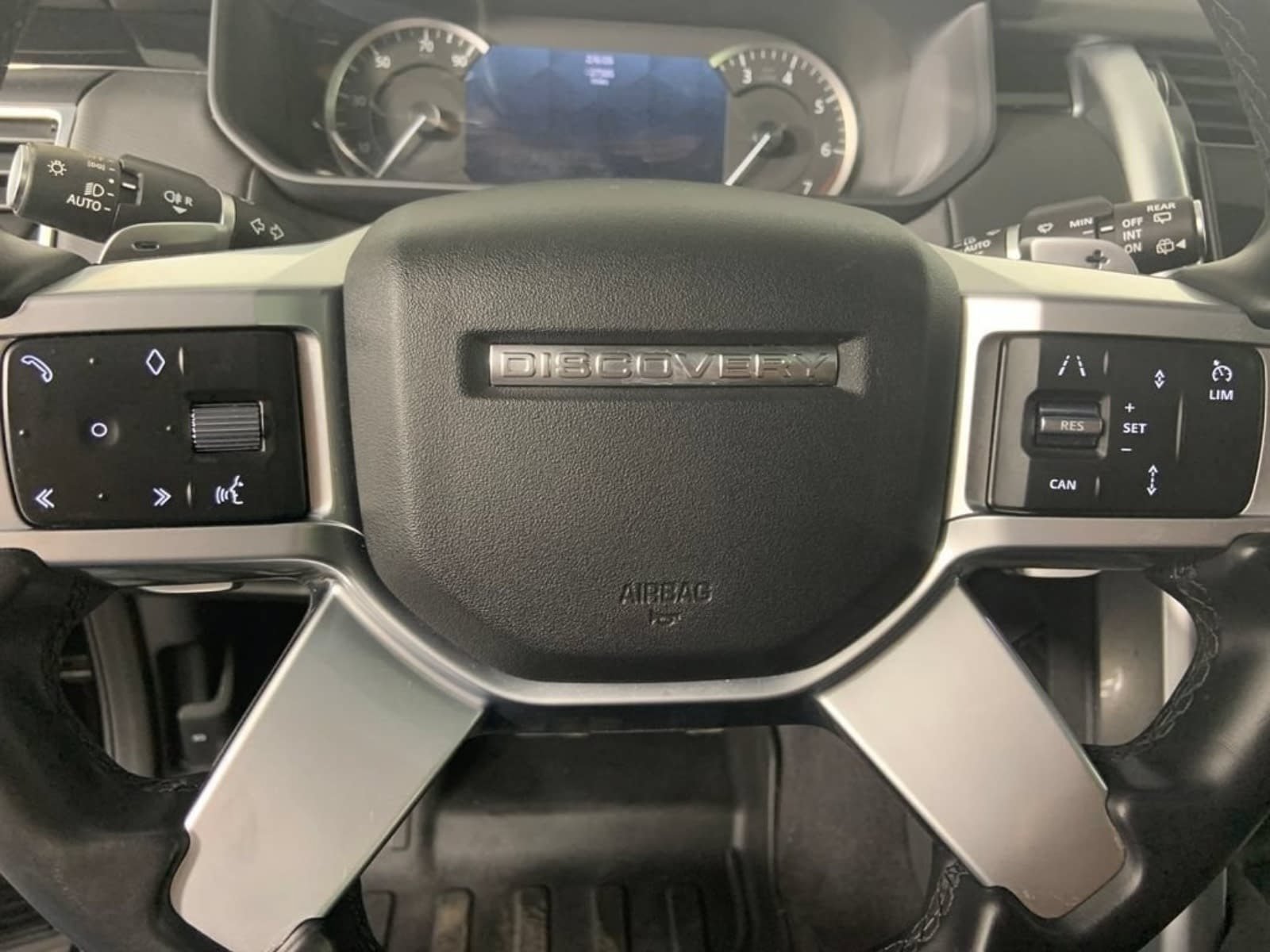 Used 2023 Land Rover Discovery S R-Dynamic AWD/4WD image 32