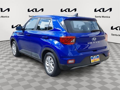 Used 2022 Hyundai Venue SE image 7