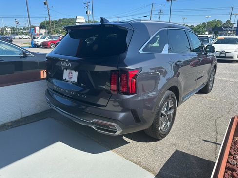 Used 2022 Kia Sorento S image 6