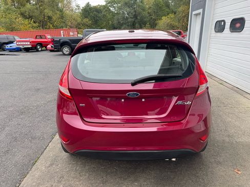 Used 2011 Ford Fiesta SE w/ 203A Rapid Spec Order Code image 5