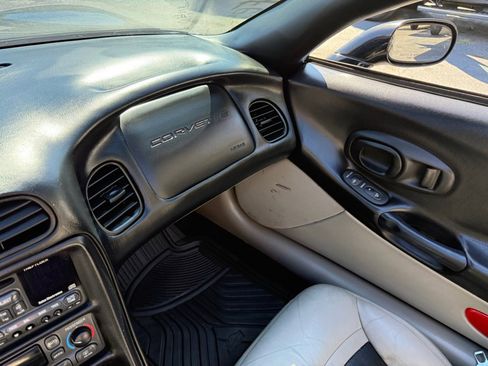 Used 1998 Chevrolet Corvette Coupe w/ Memory Pkg image 57