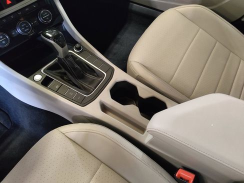 Used 2023 Volkswagen Jetta SE image 26