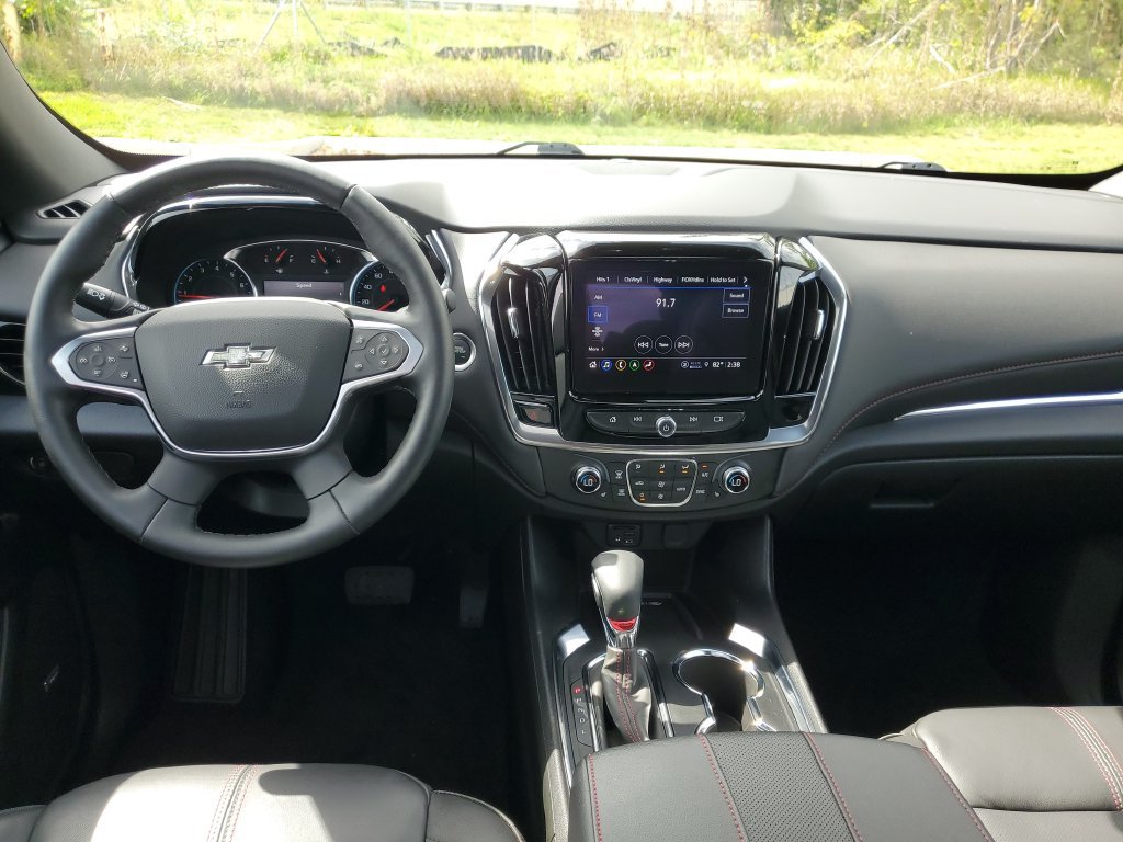 Used 2023 Chevrolet Traverse RS w/ LPO, Floor Liner Package AWD/4WD image 17