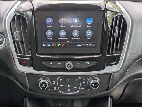 Used 2022 Chevrolet Traverse LT FWD image 17