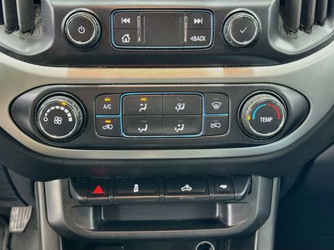 Used 2021 Chevrolet Colorado LT RWD image 22