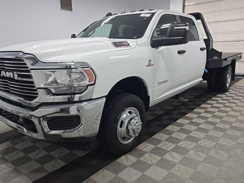 Used 2024 RAM 3500 SLT w/ Quick Order Package 2YG SLT AWD/4WD image 3