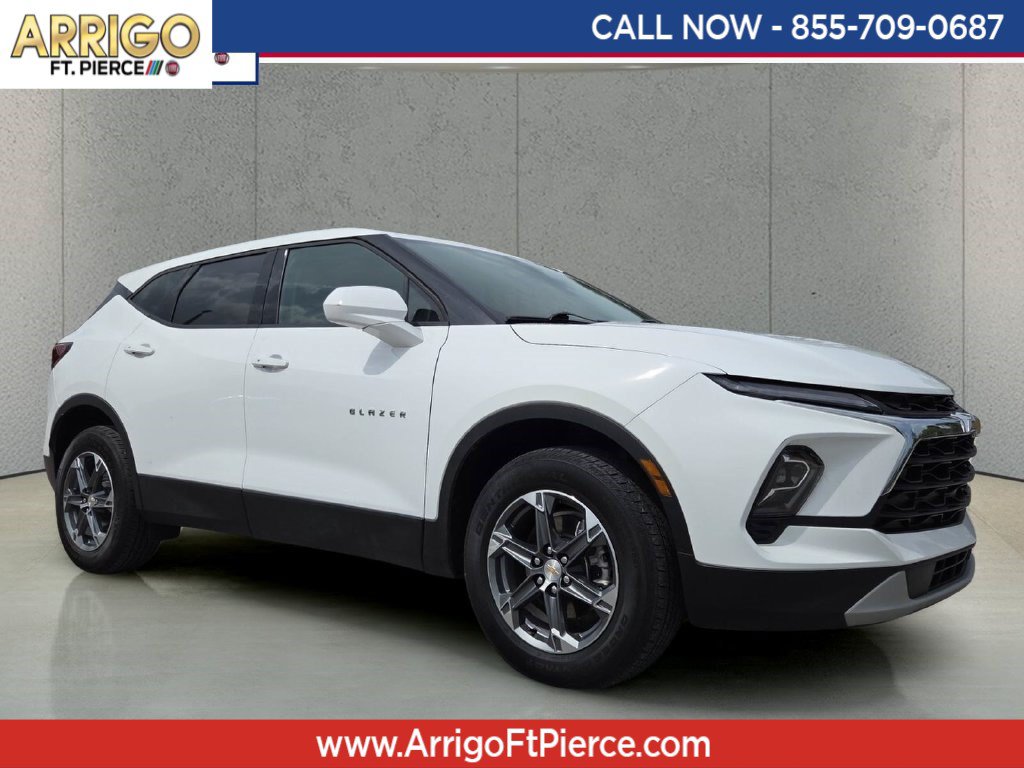 Used 2025 Chevrolet Blazer LT AWD/4WD image 1