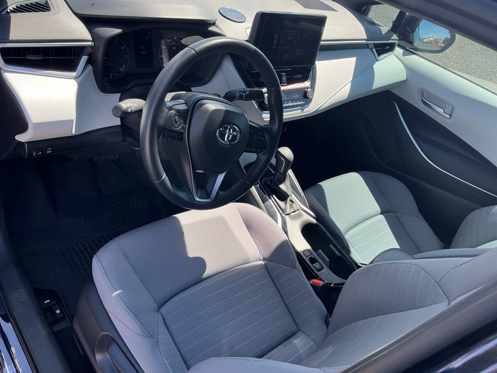 Certified 2025 Toyota Corolla SE FWD image 20