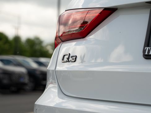 Certified 2023 Audi Q3 2.0T Premium Plus w/ Premium Plus Package AWD/4WD image 29